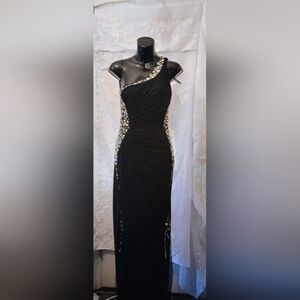 Elegant Black One-Shoulder Dress